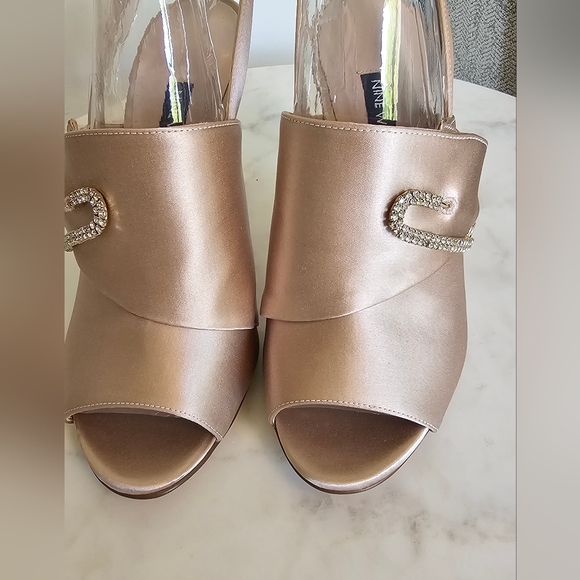 Nine west pump. New in box. Size 8.5. Nude/natural color. - Picture 7 of 14
